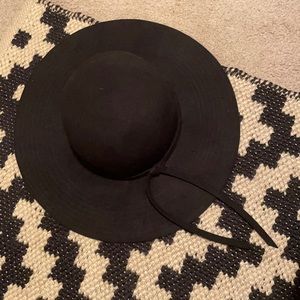 Wool floppy hat